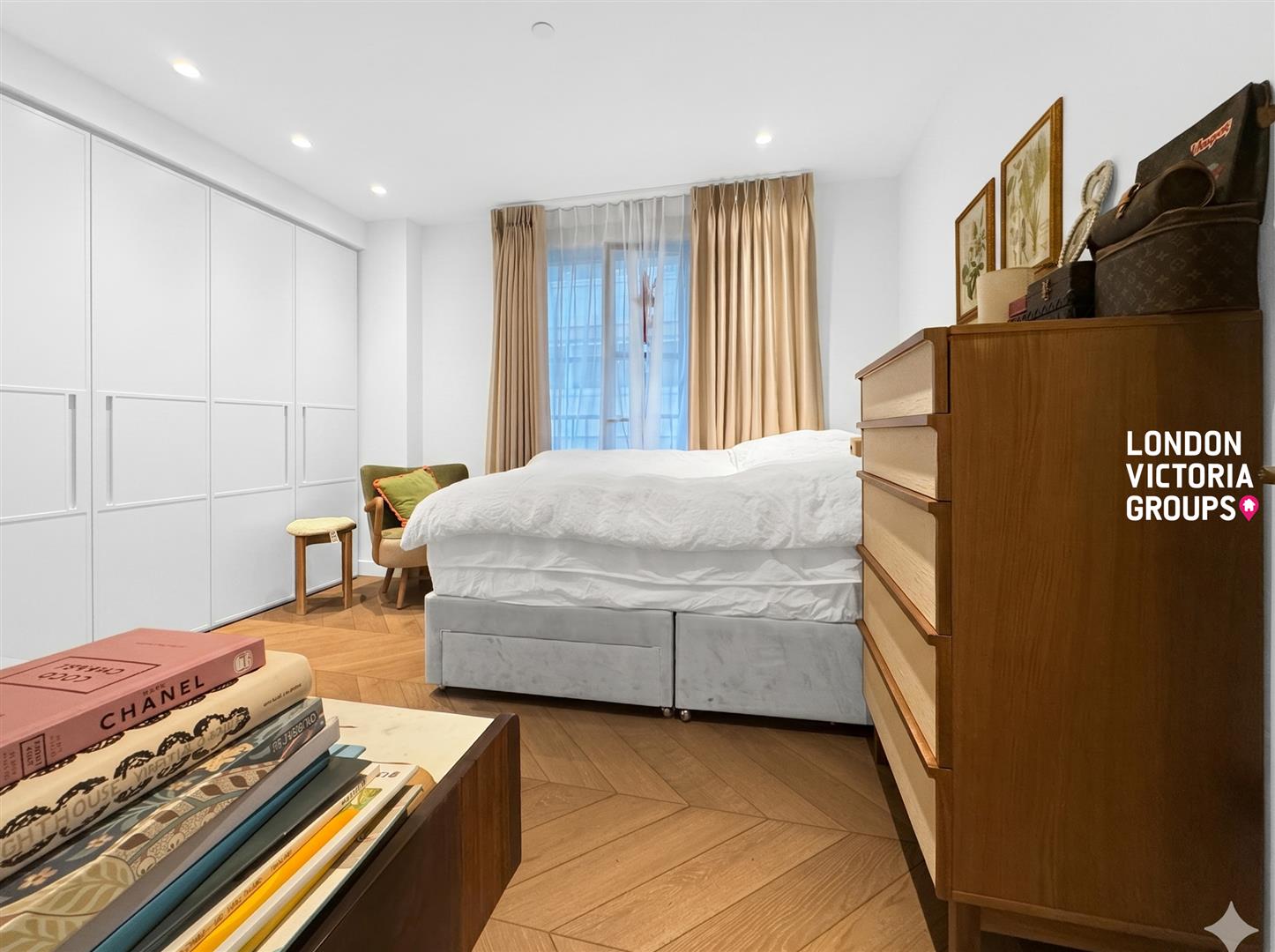 2 bed property in 101-103 Cleveland Street, London